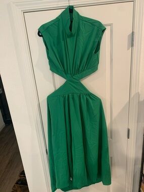 Sleeveless Green Cutout Maxi Dress